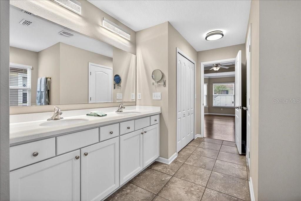 待售: $375,000 (3 贝兹, 3 浴室, 2041 平方英尺)