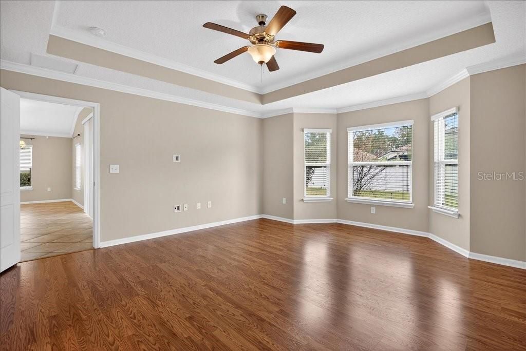 待售: $375,000 (3 贝兹, 3 浴室, 2041 平方英尺)