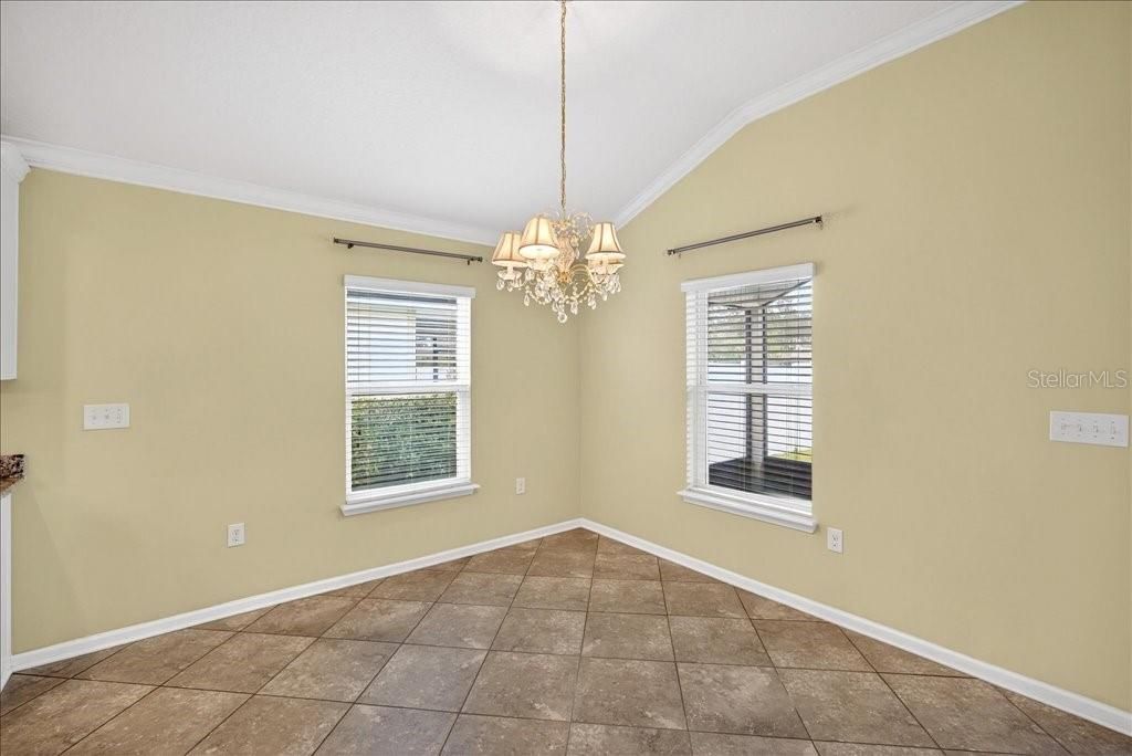 待售: $375,000 (3 贝兹, 3 浴室, 2041 平方英尺)