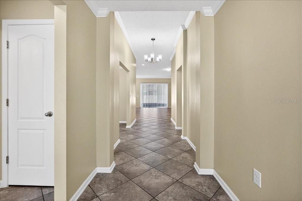 待售: $375,000 (3 贝兹, 3 浴室, 2041 平方英尺)