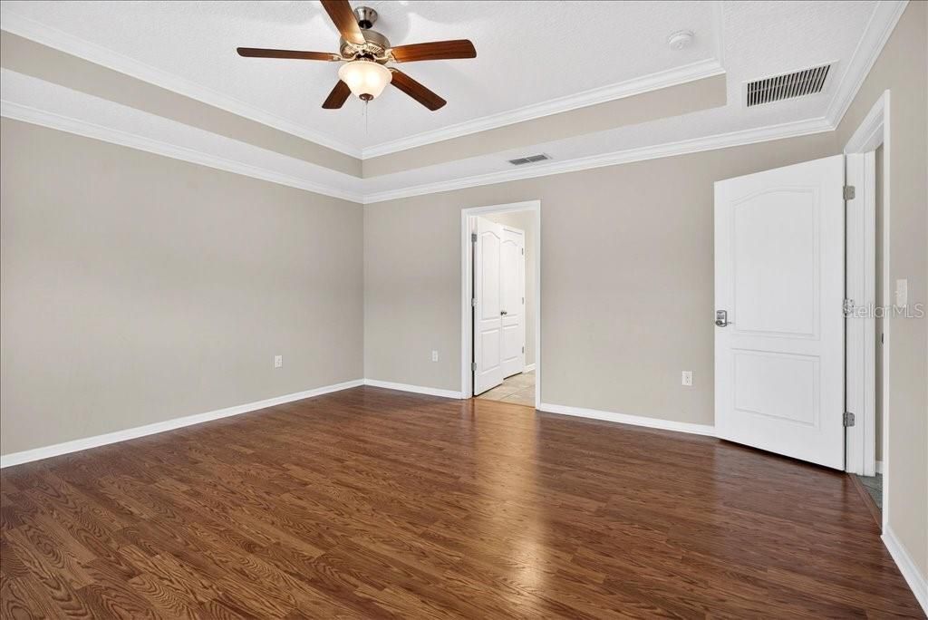 待售: $375,000 (3 贝兹, 3 浴室, 2041 平方英尺)