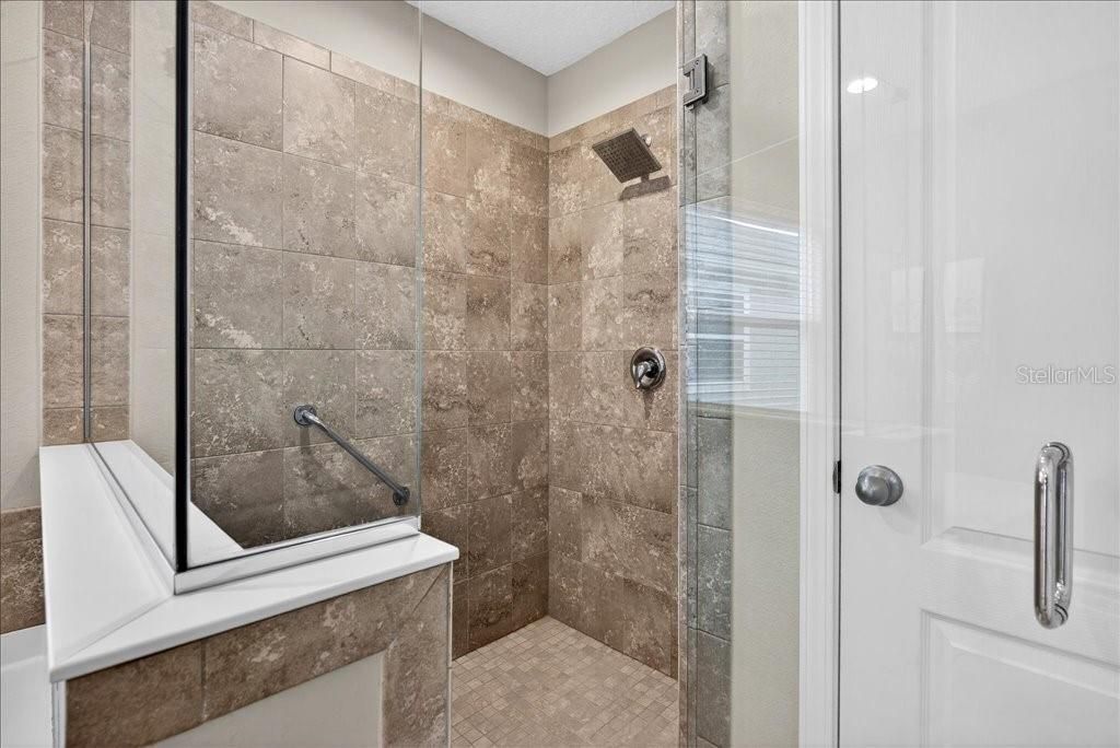 待售: $375,000 (3 贝兹, 3 浴室, 2041 平方英尺)