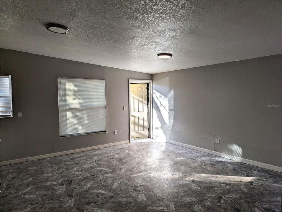 На продажу: $339,999 (4 спален, 0 ванн, 1576 Квадратных фут)