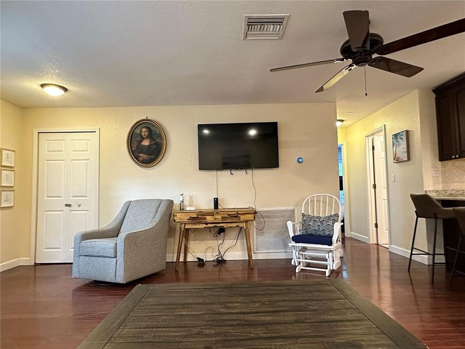 На продажу: $525,000 (4 спален, 2 ванн, 1383 Квадратных фут)