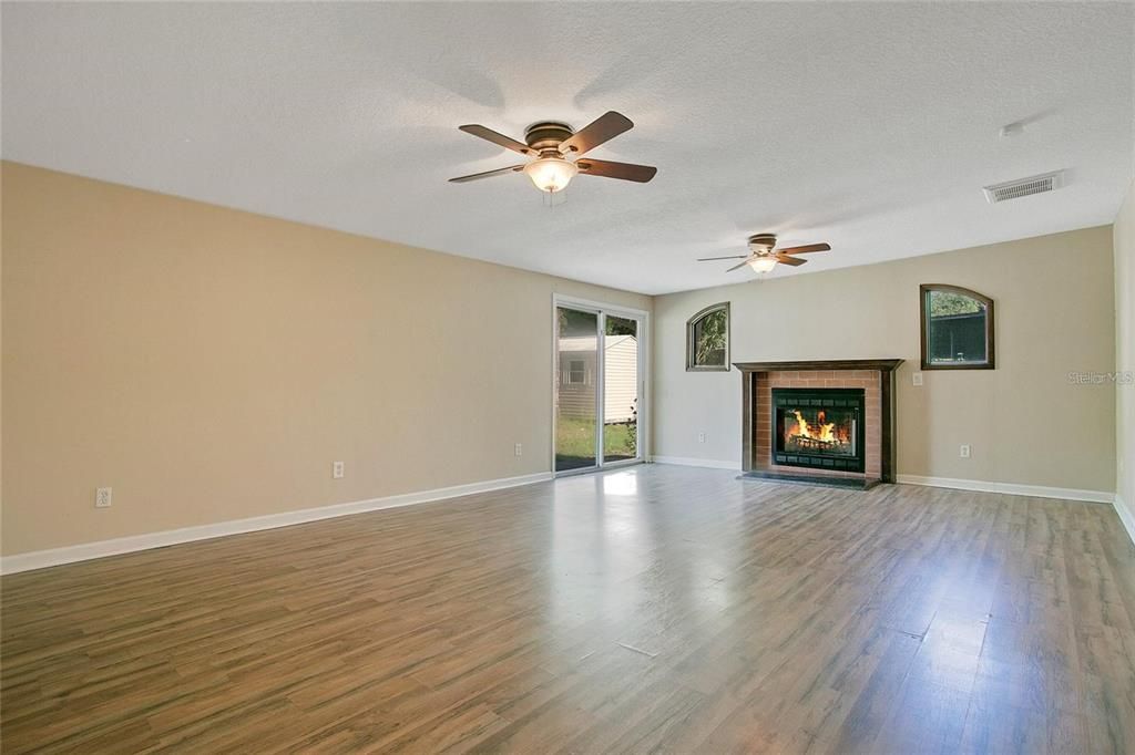 En Venta: $379,999 (5 camas, 2 baños, 1822 Pies cuadrados)