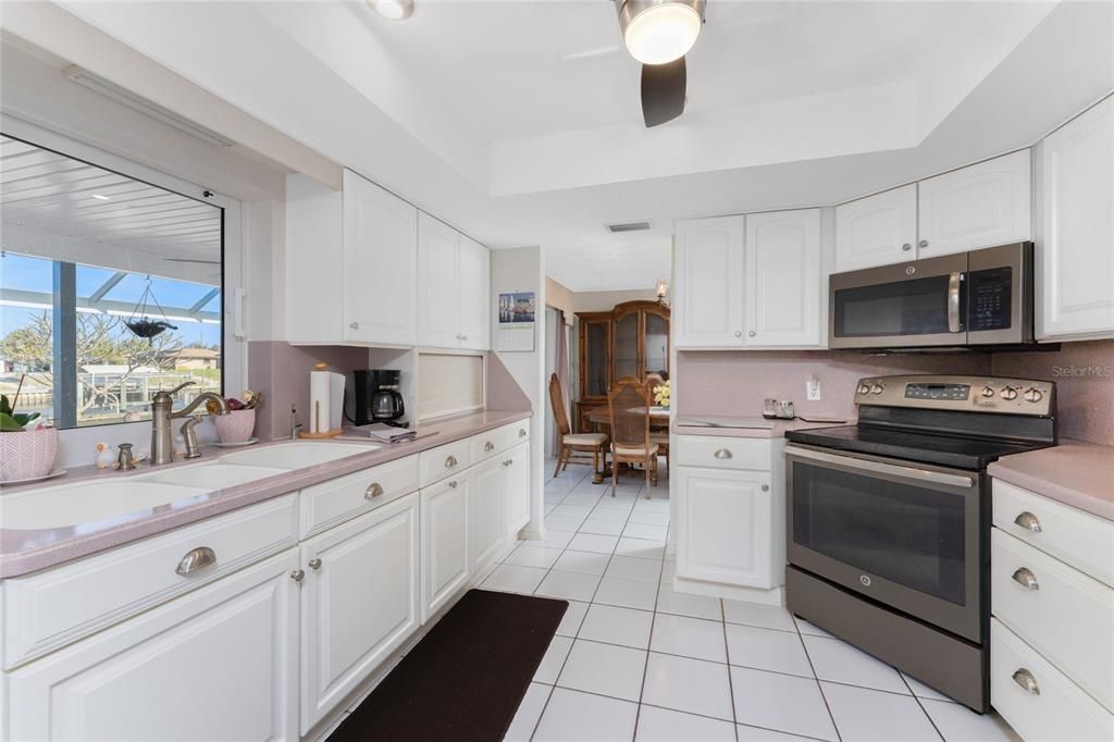 For Sale: $549,900 (4 beds, 2 baths, 2232 Square Feet)