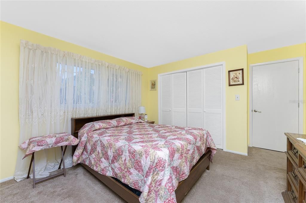 For Sale: $549,900 (4 beds, 2 baths, 2232 Square Feet)