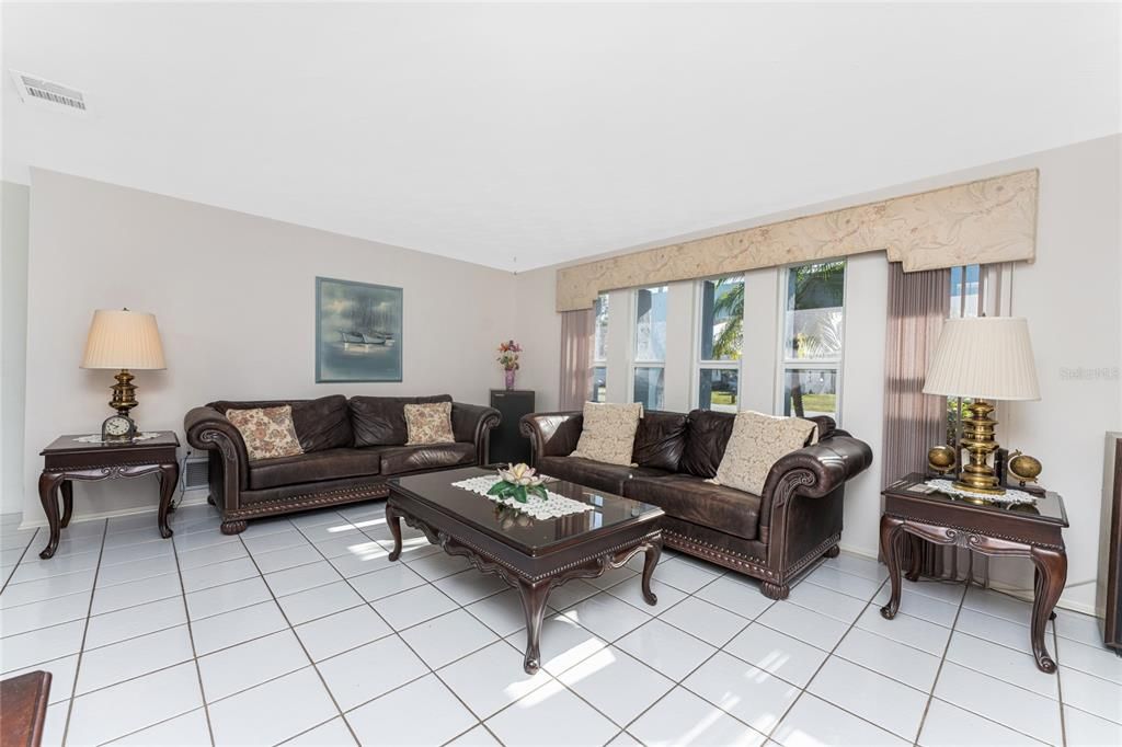 For Sale: $549,900 (4 beds, 2 baths, 2232 Square Feet)