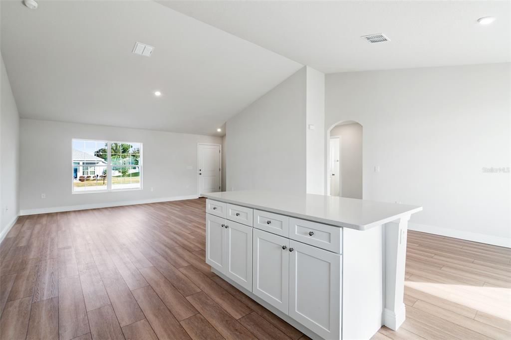 На продажу: $269,900 (3 спален, 2 ванн, 1453 Квадратных фут)