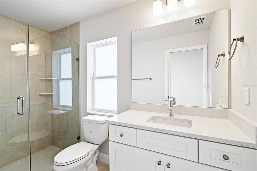 На продажу: $269,900 (3 спален, 2 ванн, 1453 Квадратных фут)