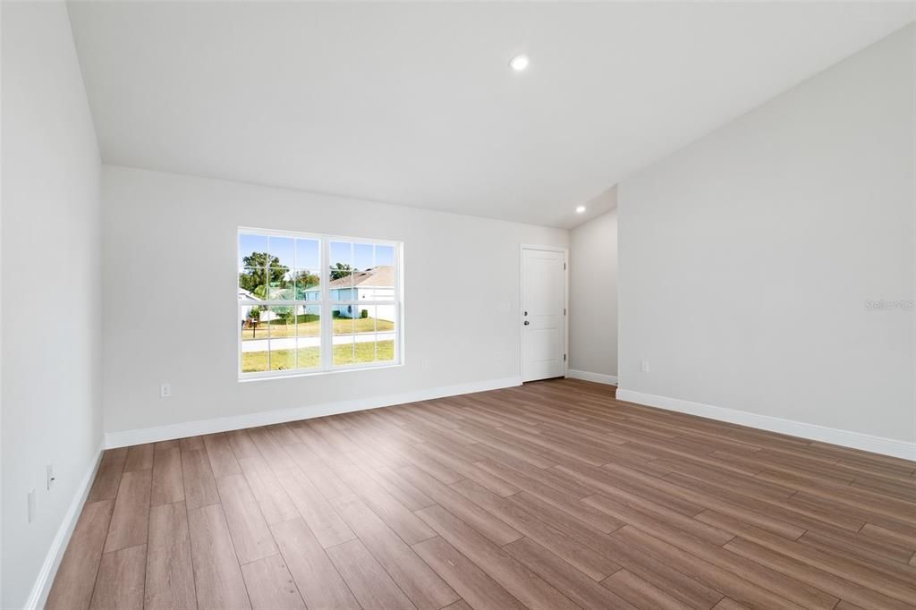 На продажу: $269,900 (3 спален, 2 ванн, 1453 Квадратных фут)