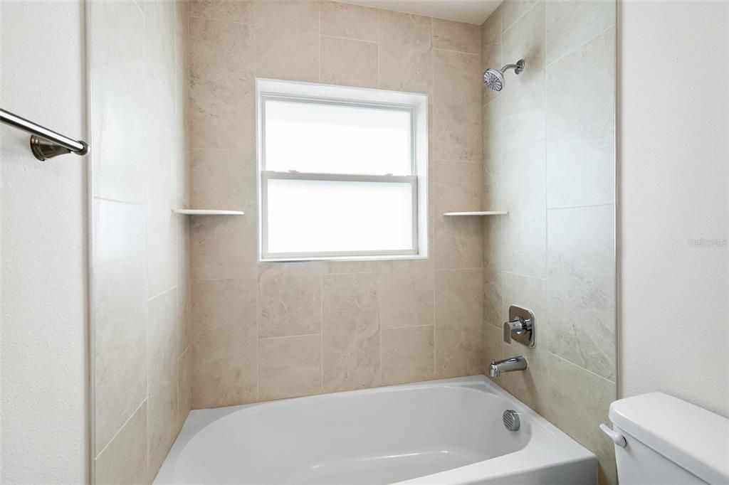 На продажу: $269,900 (3 спален, 2 ванн, 1453 Квадратных фут)