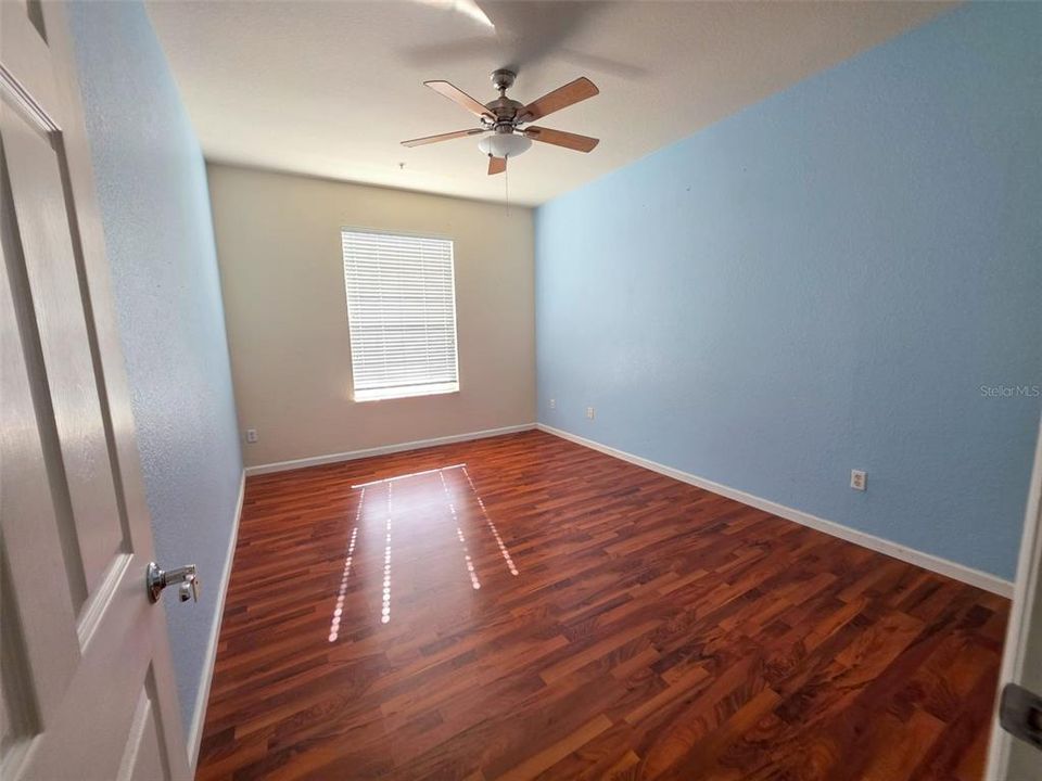 待售: $199,900 (2 贝兹, 2 浴室, 1112 平方英尺)