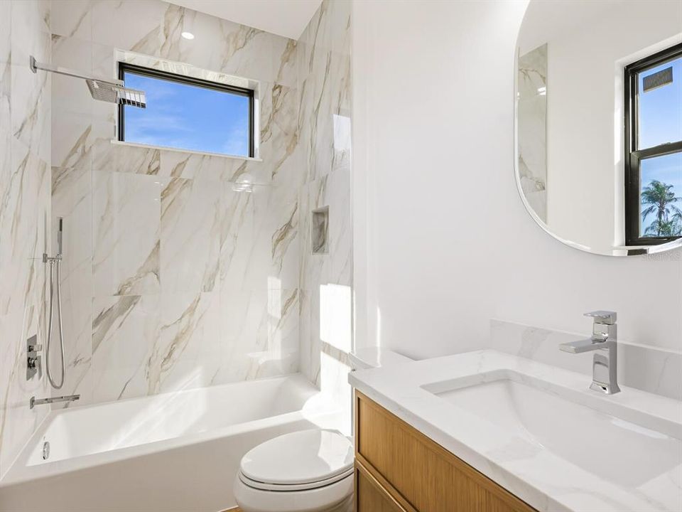 For Sale: $1,999,000 (4 beds, 3 baths, 2708 Square Feet)