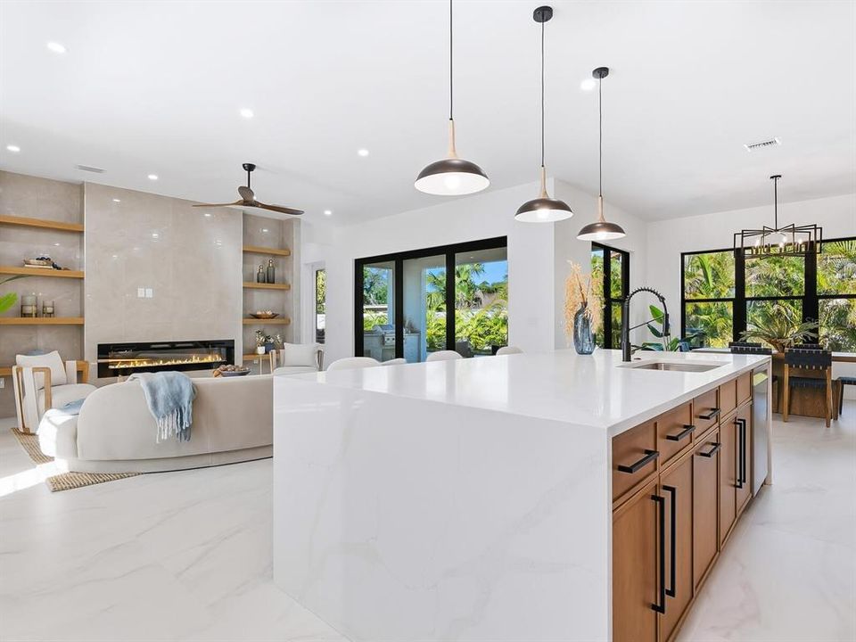 For Sale: $1,999,000 (4 beds, 3 baths, 2708 Square Feet)