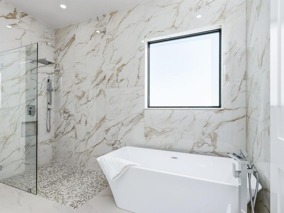 For Sale: $1,999,000 (4 beds, 3 baths, 2708 Square Feet)