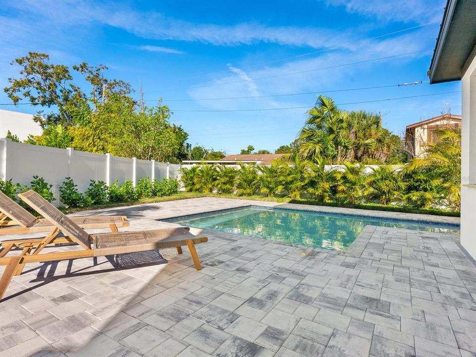 For Sale: $1,999,000 (4 beds, 3 baths, 2708 Square Feet)