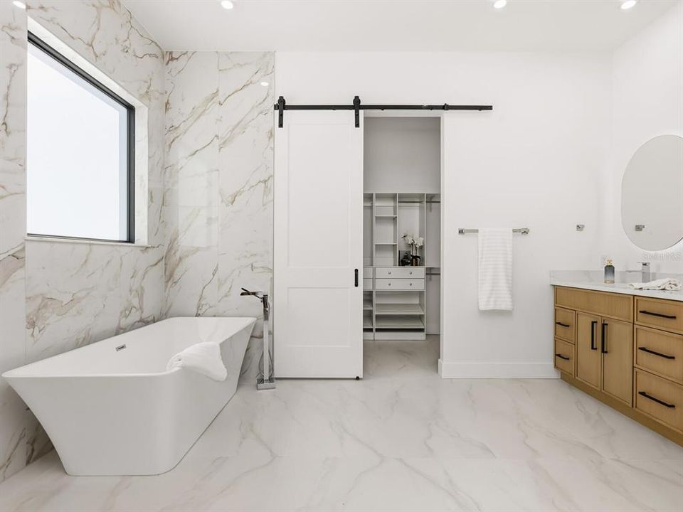 For Sale: $1,999,000 (4 beds, 3 baths, 2708 Square Feet)