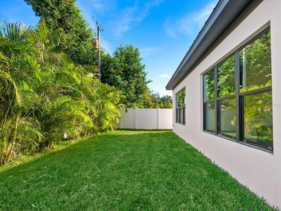 For Sale: $1,999,000 (4 beds, 3 baths, 2708 Square Feet)