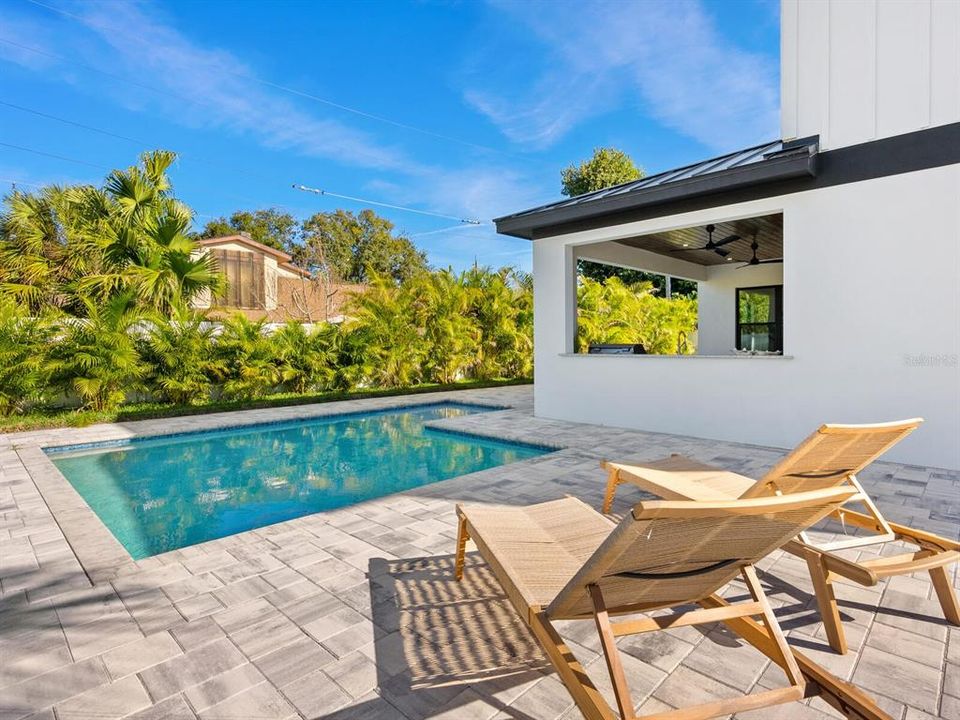 For Sale: $1,999,000 (4 beds, 3 baths, 2708 Square Feet)