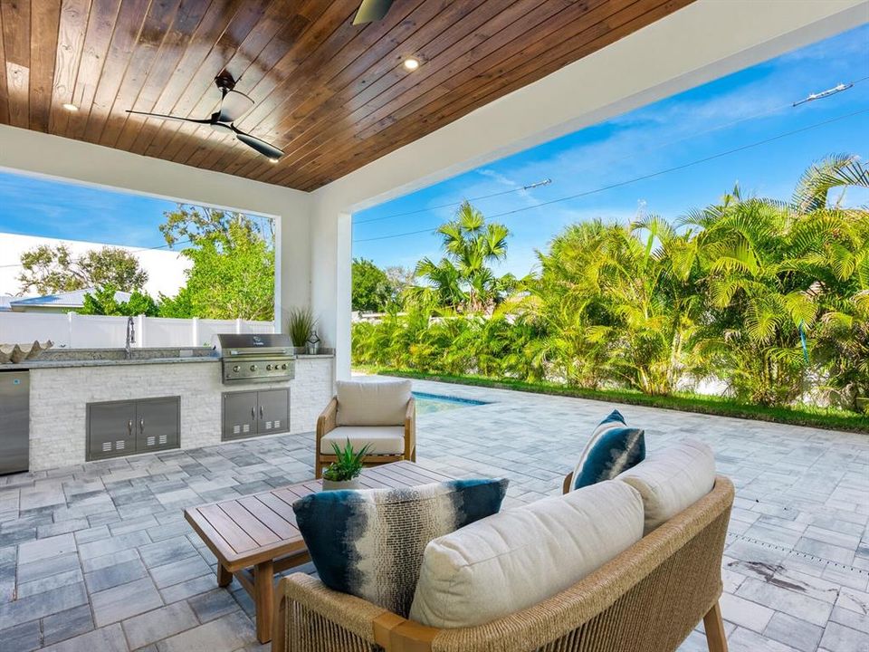 For Sale: $1,999,000 (4 beds, 3 baths, 2708 Square Feet)