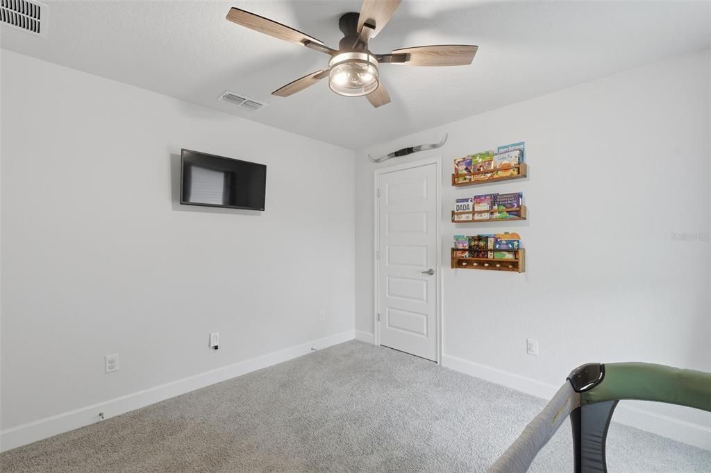 На продажу: $410,000 (4 спален, 2 ванн, 2169 Квадратных фут)