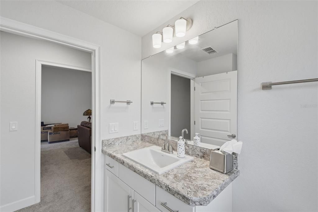 На продажу: $410,000 (4 спален, 2 ванн, 2169 Квадратных фут)