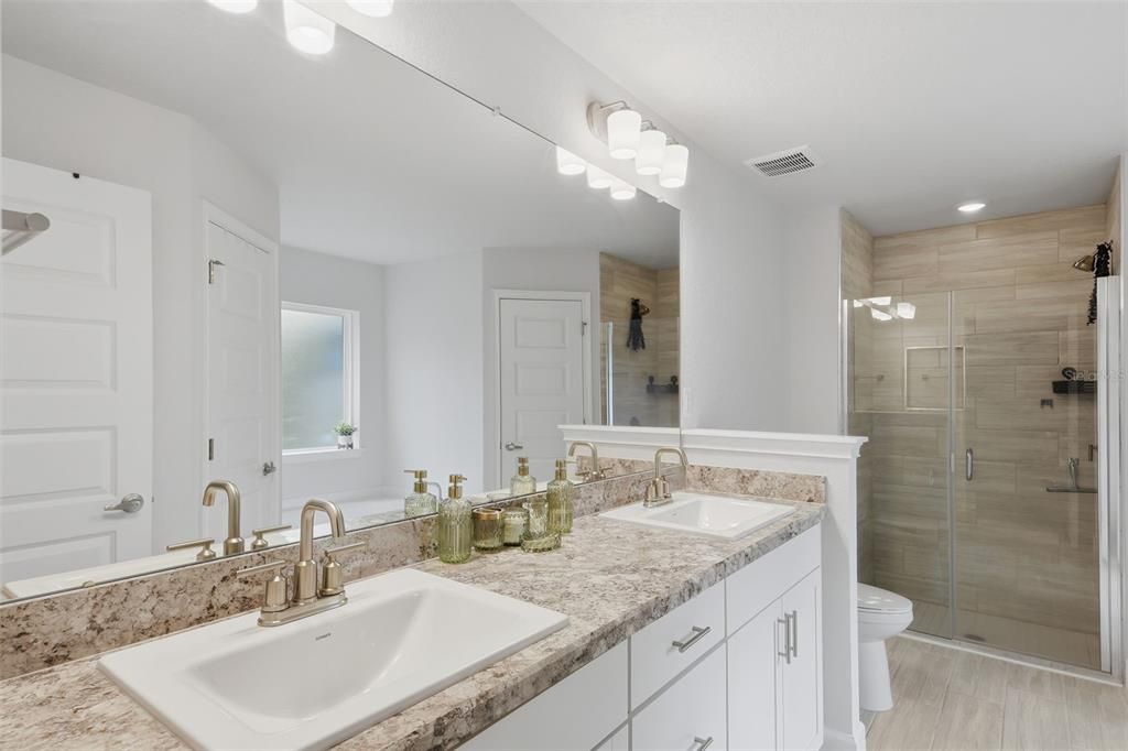 На продажу: $410,000 (4 спален, 2 ванн, 2169 Квадратных фут)