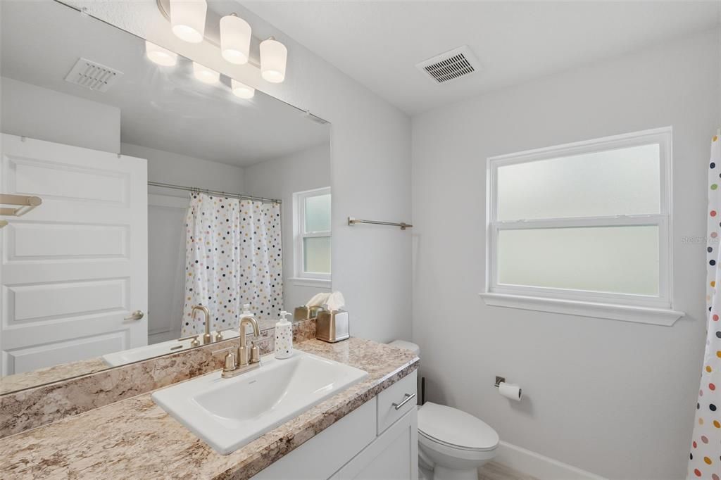 На продажу: $410,000 (4 спален, 2 ванн, 2169 Квадратных фут)