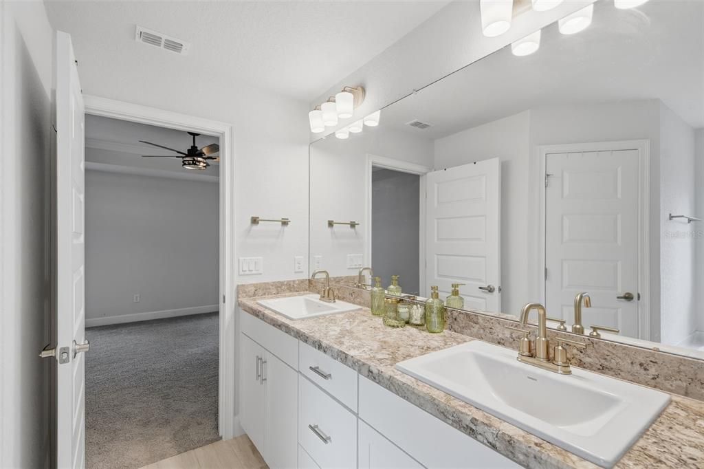 На продажу: $410,000 (4 спален, 2 ванн, 2169 Квадратных фут)