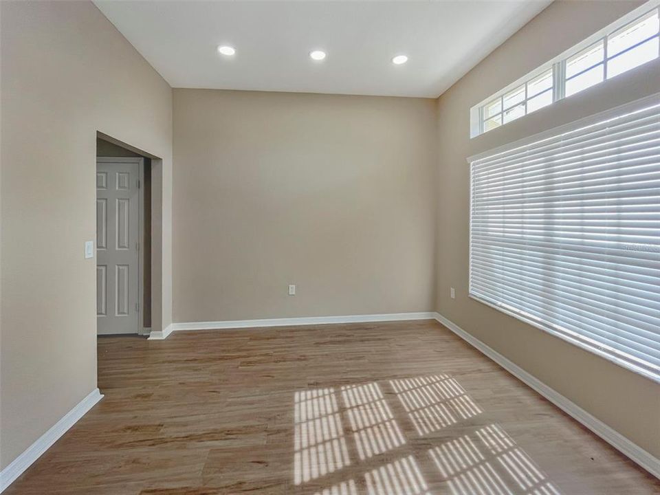 En Renta: $2,395 (4 camas, 2 baños, 2219 Pies cuadrados)