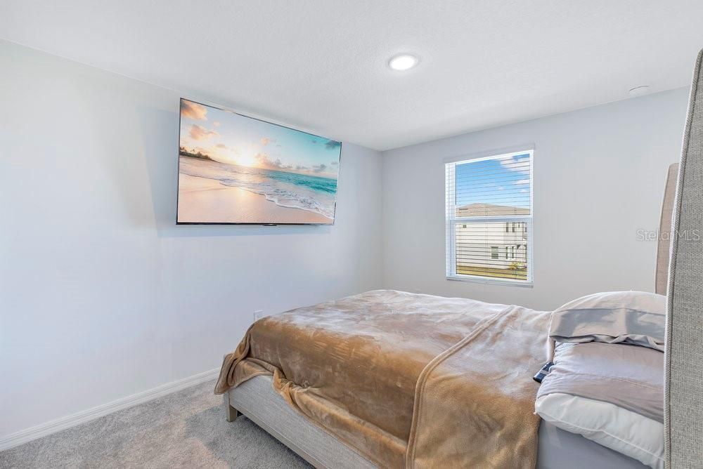 For Rent: $2,350 (3 beds, 2 baths, 1616 Square Feet)