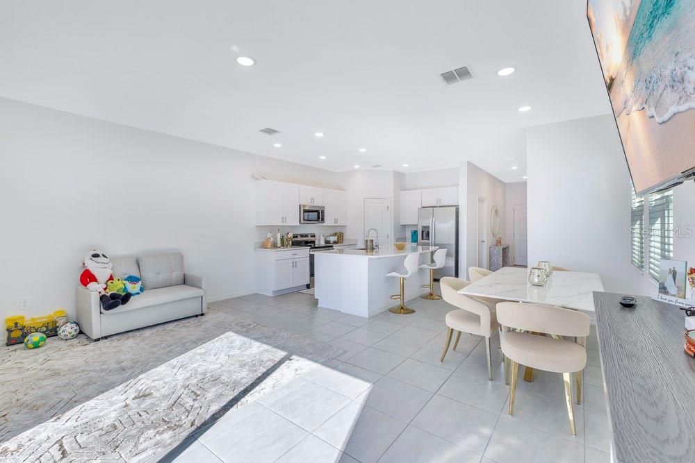 For Rent: $2,350 (3 beds, 2 baths, 1616 Square Feet)