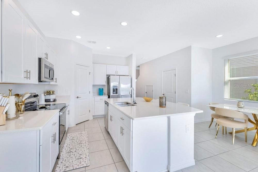 For Rent: $2,350 (3 beds, 2 baths, 1616 Square Feet)