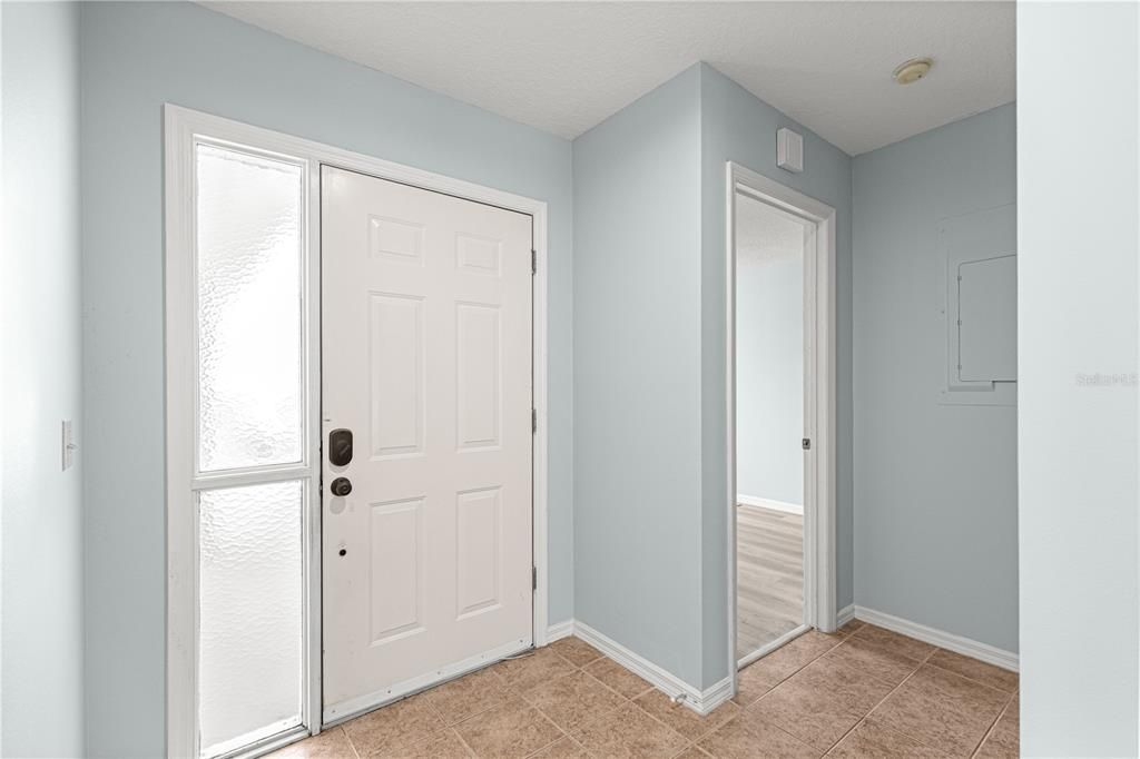 待售: $189,900 (2 贝兹, 2 浴室, 1078 平方英尺)