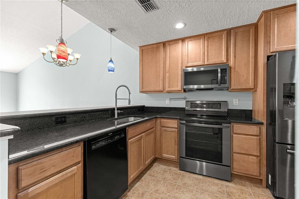 待售: $189,900 (2 贝兹, 2 浴室, 1078 平方英尺)