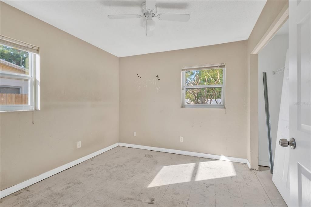 En Venta: $329,900 (4 camas, 2 baños, 1228 Pies cuadrados)