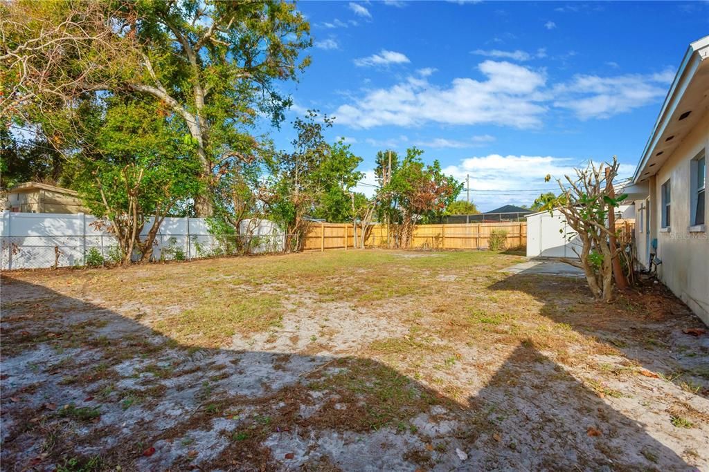 En Venta: $329,900 (4 camas, 2 baños, 1228 Pies cuadrados)