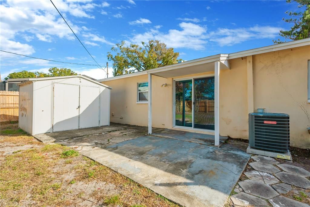 En Venta: $329,900 (4 camas, 2 baños, 1228 Pies cuadrados)