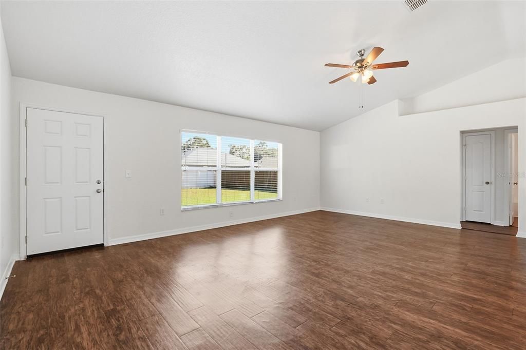 En Venta: $279,900 (3 camas, 2 baños, 1529 Pies cuadrados)