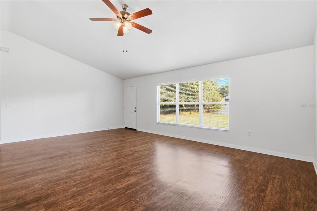 En Venta: $279,900 (3 camas, 2 baños, 1529 Pies cuadrados)