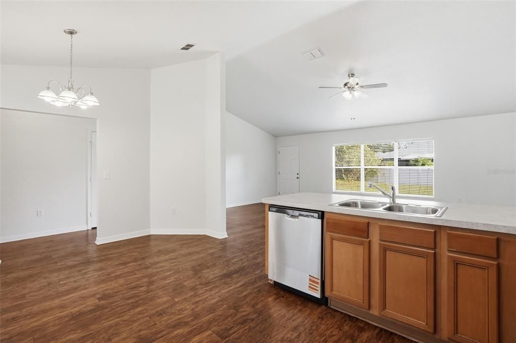 En Venta: $279,900 (3 camas, 2 baños, 1529 Pies cuadrados)