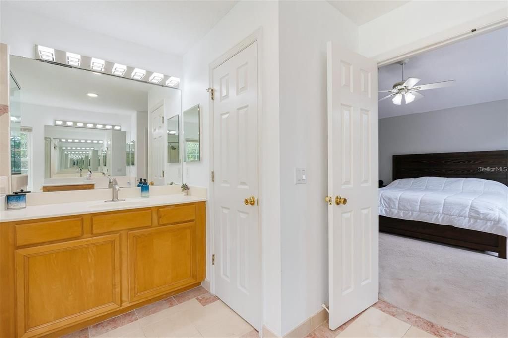 En Venta: $650,000 (5 camas, 2 baños, 2708 Pies cuadrados)