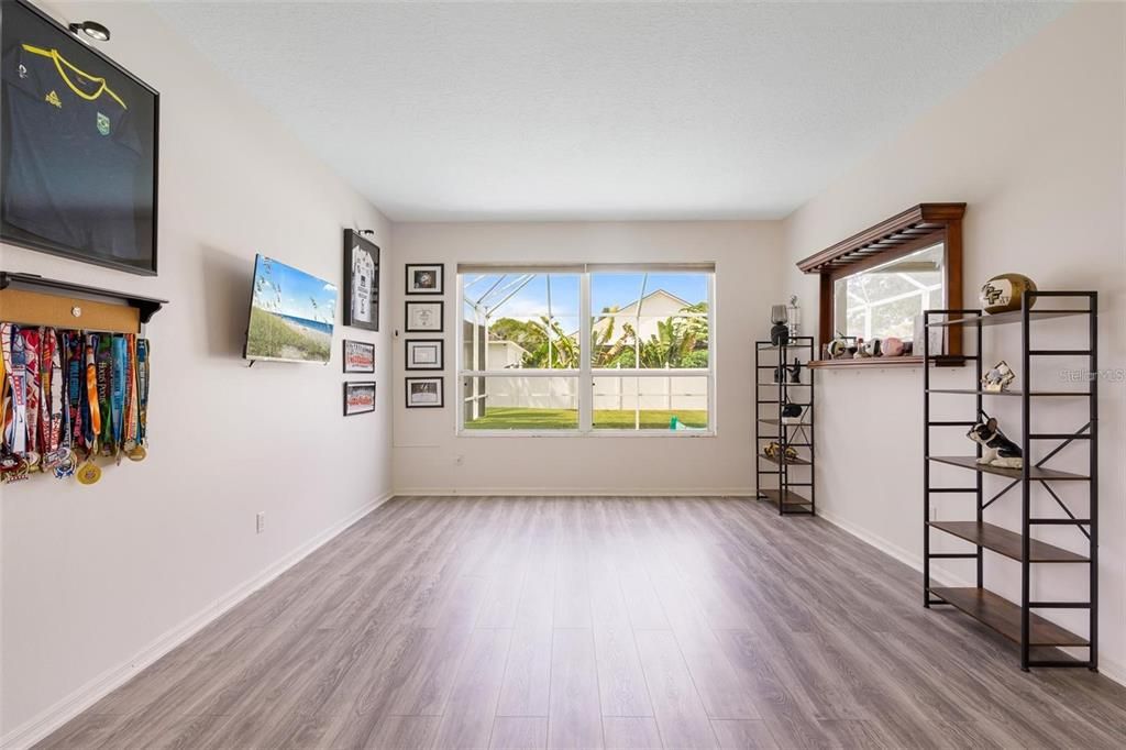 En Venta: $650,000 (5 camas, 2 baños, 2708 Pies cuadrados)