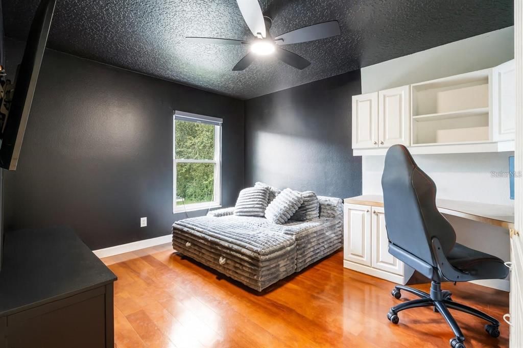 En Venta: $650,000 (5 camas, 2 baños, 2708 Pies cuadrados)