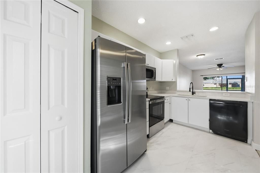 В аренду: $2,000 (2 спален, 1 ванн, 1152 Квадратных фут)