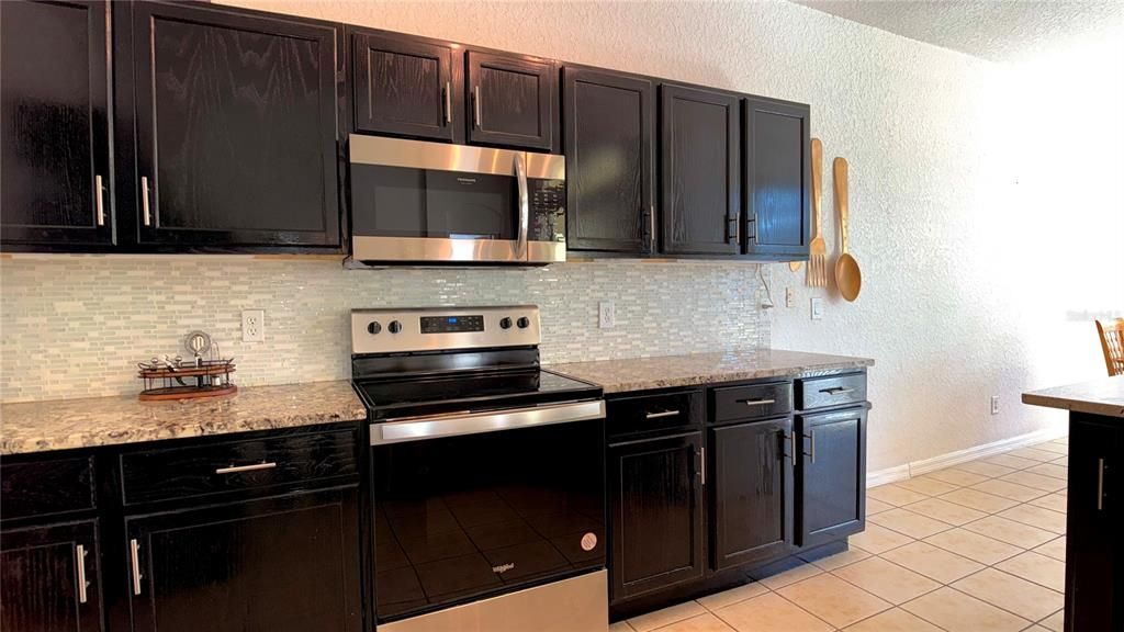 En Renta: $2,700 (4 camas, 3 baños, 1919 Pies cuadrados)