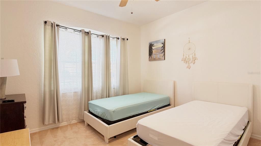 En Renta: $2,700 (4 camas, 3 baños, 1919 Pies cuadrados)