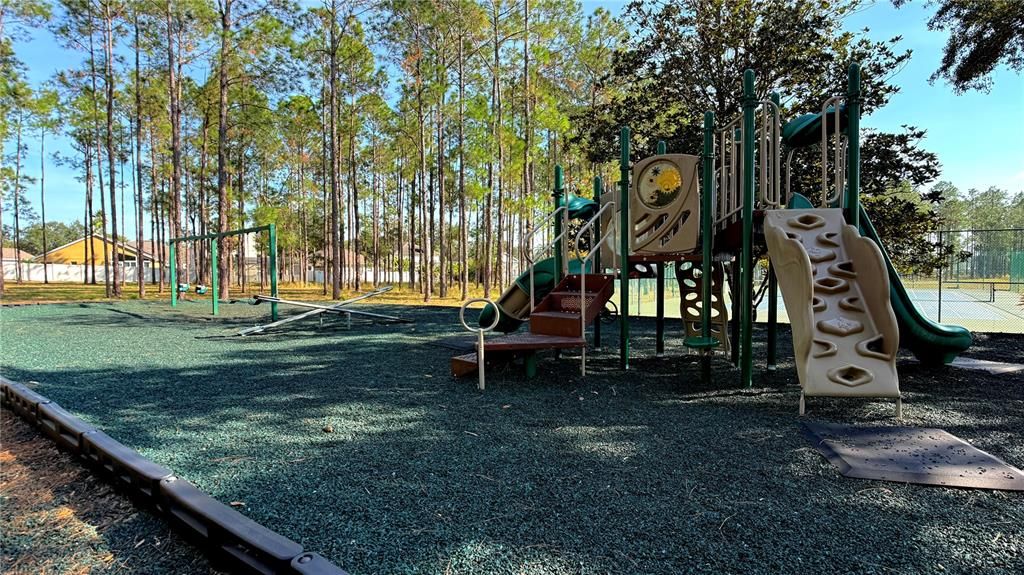 En Renta: $2,700 (4 camas, 3 baños, 1919 Pies cuadrados)