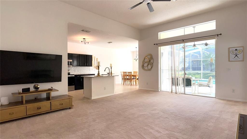 En Renta: $2,700 (4 camas, 3 baños, 1919 Pies cuadrados)